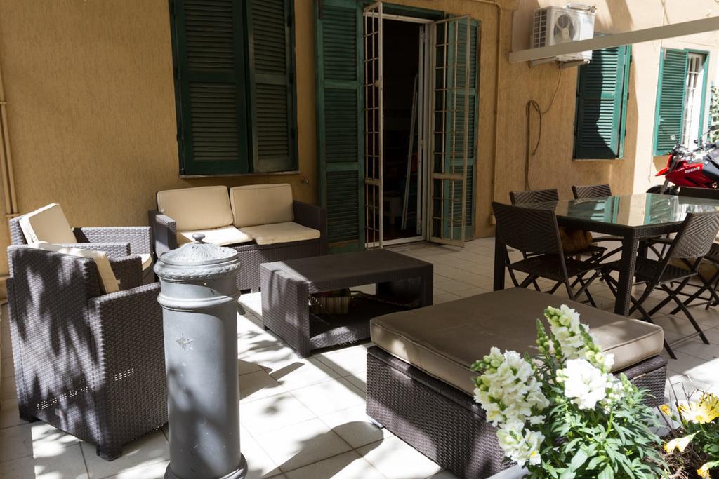 Vacanze Romane Con Giardino Bilik gambar